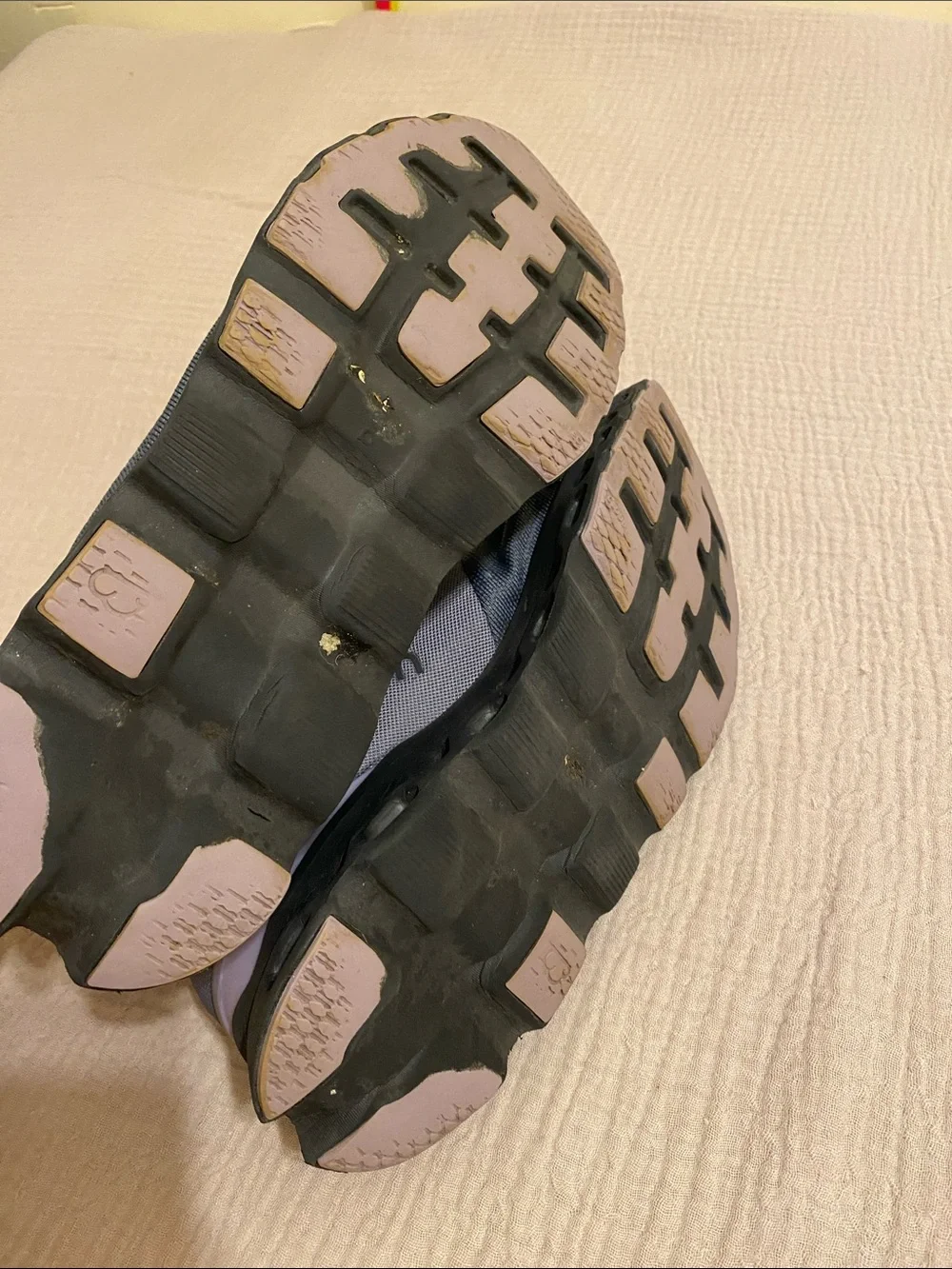On Cloudstratus 3 running shoe in the Metal/Wisteria colorway 10.5  Women’s